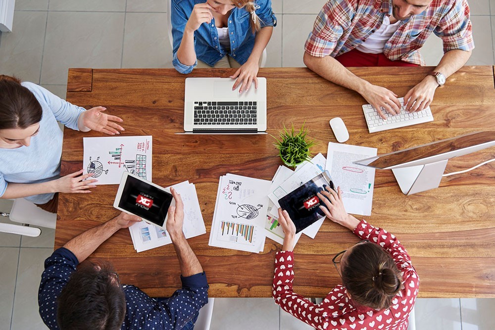 Equip treballant en un projecte web
